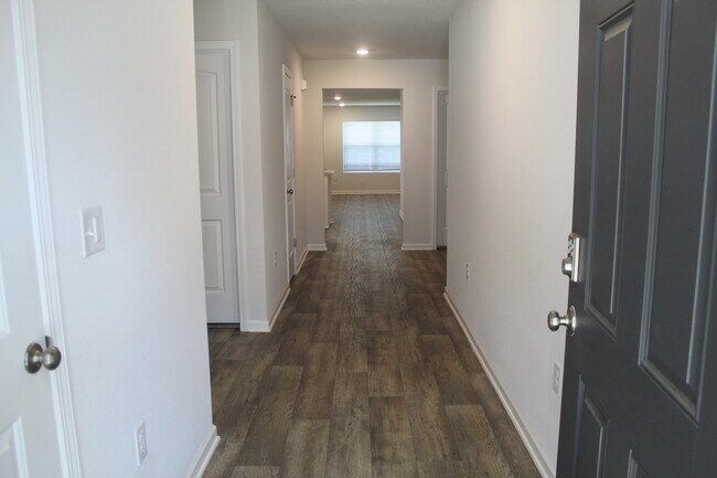 Building Photo - 1727 Mary Jo Way