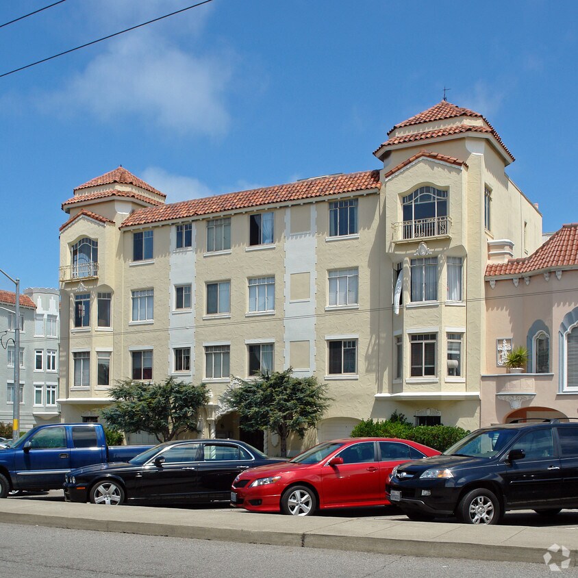 Building Photo - 3640 Fillmore St