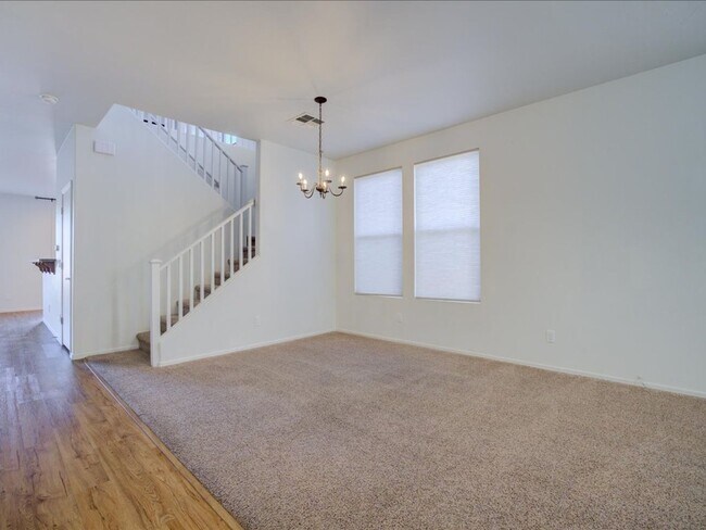 Foto del edificio - 4 Bedroom 2.5 Bathroom- 2 Story