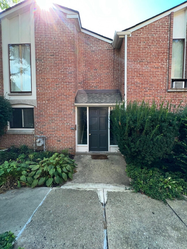 Building Photo - 408 W Lafayette St