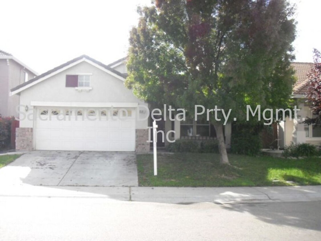 Foto principal - Charming 4 bed/ 2 bath home in Elk Grove