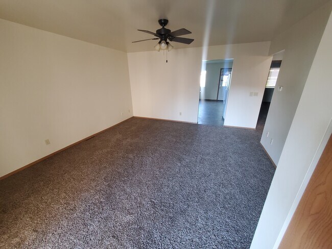 Foto del edificio - 1316 N Hume Ave