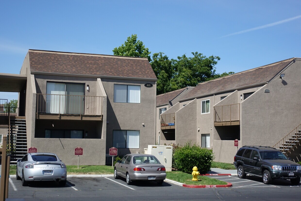 Cedar Ridge Apartments Sacramento, CA