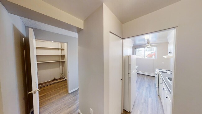 Photo du bâtiment - 9932-9105 105 Ave