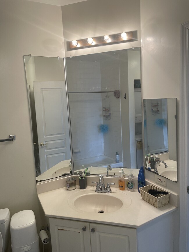 Foto del edificio - 2204 Westcourt Ln