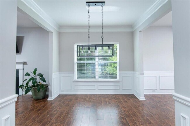 Foto del edificio - 310 Sugarberry Ln