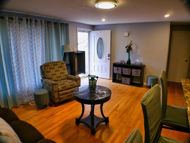 Foto del edificio - 8903 S Beck Pl