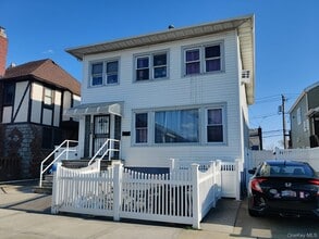 Building Photo - 524 W Chester St
