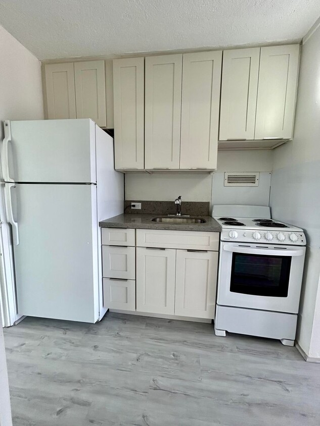 Primary Photo - Renovated, 1 Bedroom / 1 Bath convenient l...