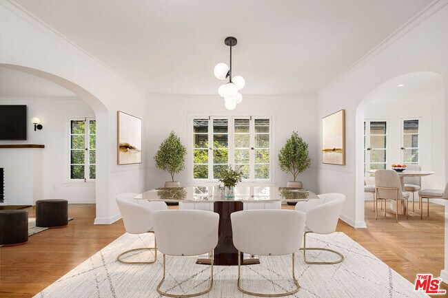 Foto del edificio - 135 N Orange Dr