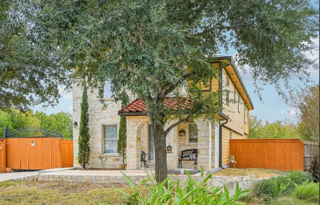 Building Photo - 18205 Great Falls Dr