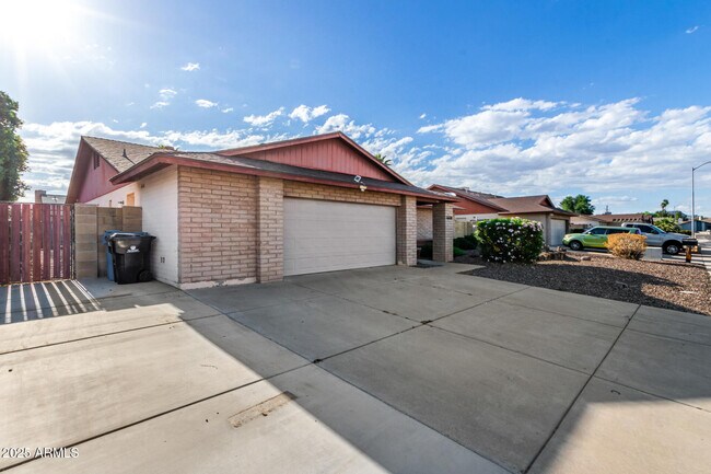 Foto del edificio - 16638 N 46th Ln