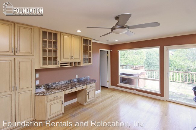Building Photo - 479 Cedar Hill Dr