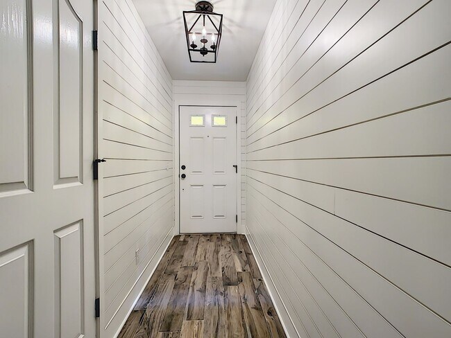Foto del edificio - BEAUTIFULLY UPDATED 2 BED, 2.5 BATH CONDO IN WILLOWBROOK WITHIN LAKEWOOD RANCH