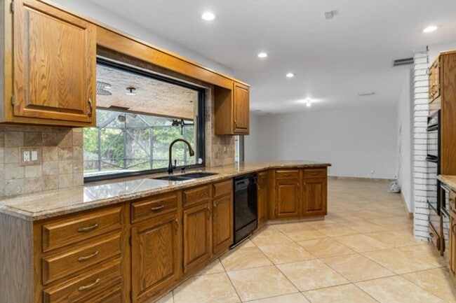 Building Photo - 21920 Holly Tree Way