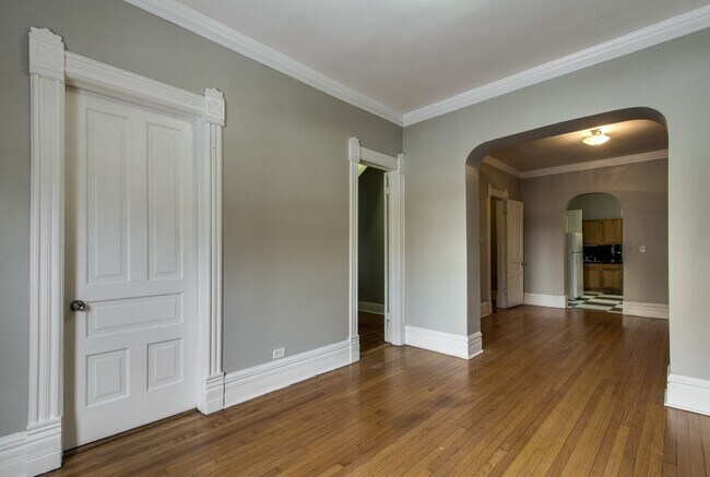 Building Photo - 2009 W Huron St