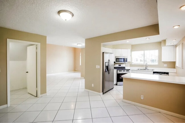 Foto del edificio - 3011 SE 6th Ct