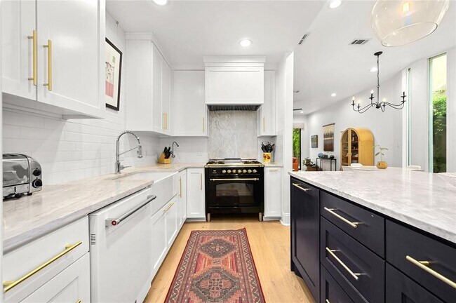 Foto del edificio - 705 W Johanna St