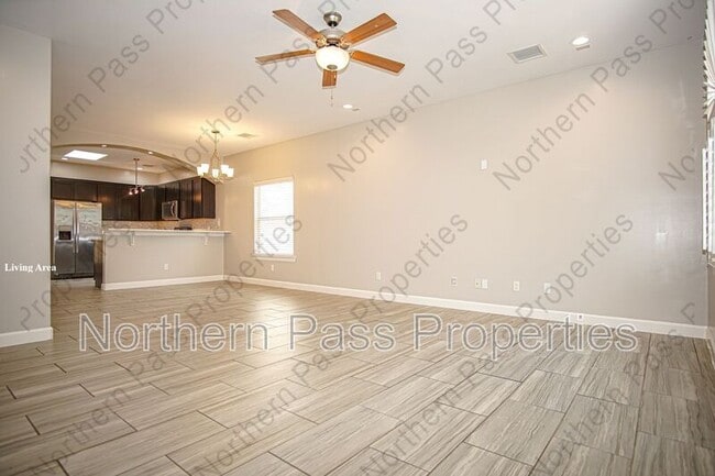 Building Photo - 12629 Mark Twain Ave