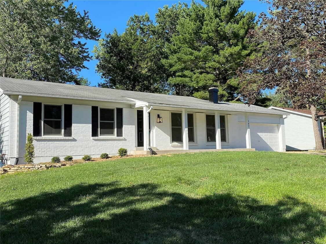 107 Whitewater Dr, Manchester, MO 63011 House for Rent in Manchester