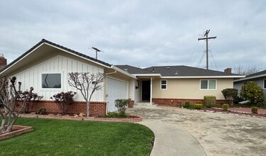 Building Photo - 913 Tara Pl