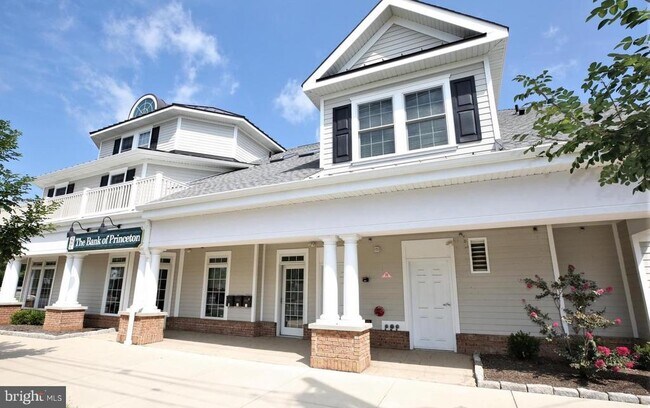 Foto del edificio - 11 Cranbury Rd