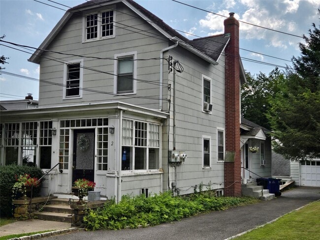 Building Photo - 2 Maple Ave