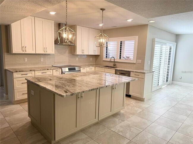 Building Photo - 140 Bridlewood Ln