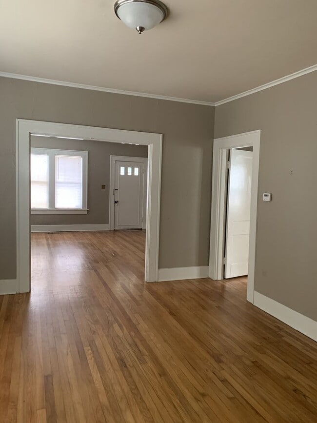 Building Photo - 4905 Kavanaugh