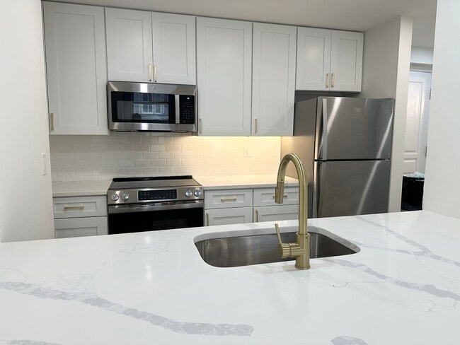 The Flats at Professional Arts Building - The Flats at Professional Arts Building Apartments