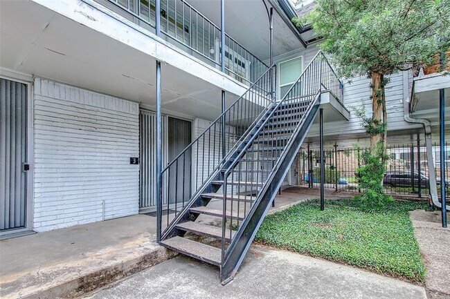 Foto del edificio - 3300 Yorktown St