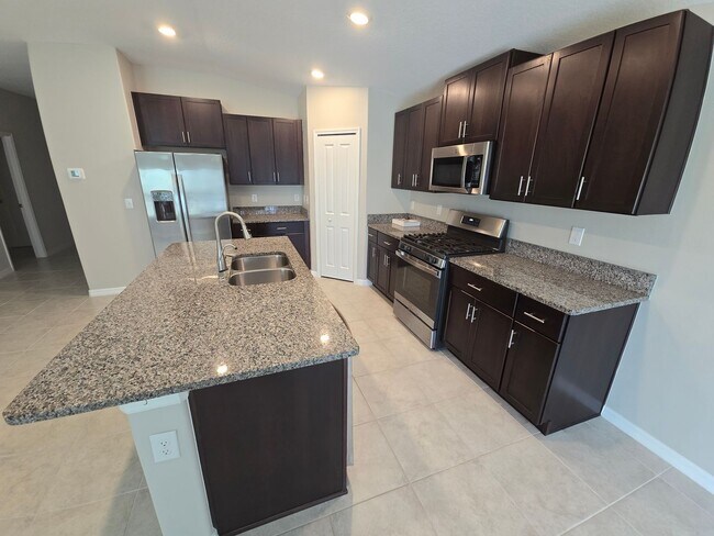 Building Photo - 9504 Channing Hill Dr