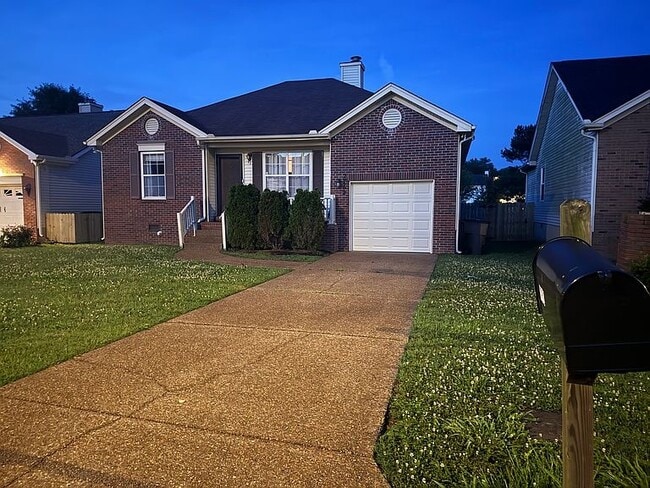 Building Photo - 2762 River Bend Dr
