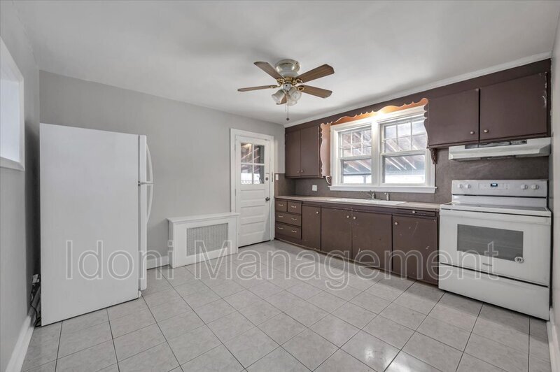 37 Chew St, West Haven, CT 06516 House Rental in West Haven, CT