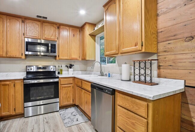 Foto del edificio - 837 Hillcrest St