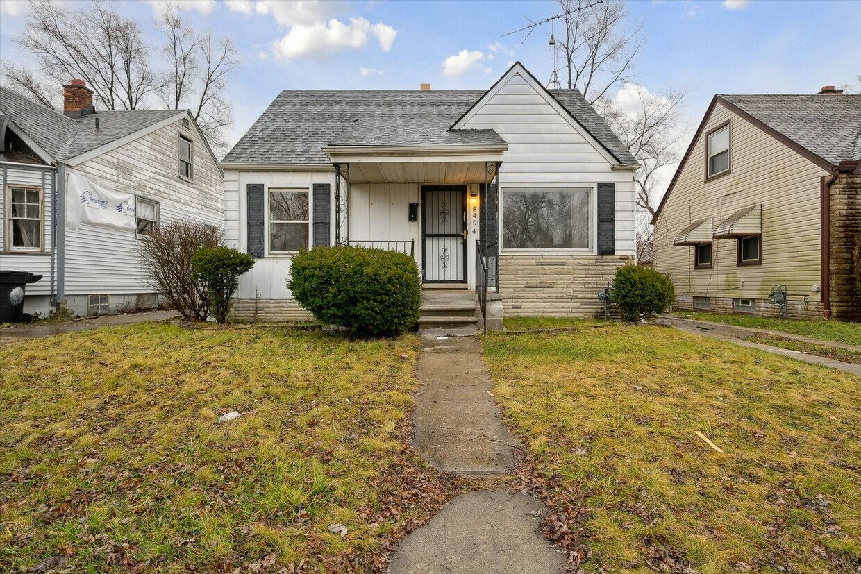 Primary Photo - 3 Bedroom Bungalow - $1150 - REDUCED MOVE ...
