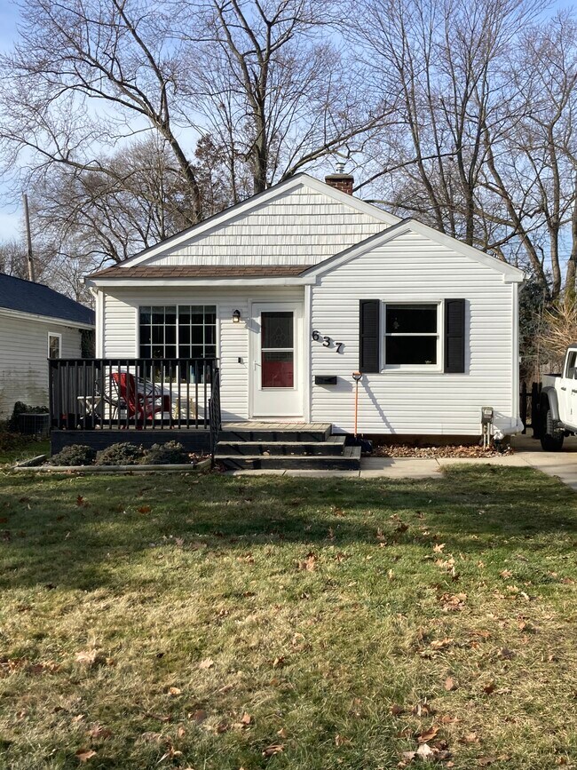Building Photo - 637 Cornell Ave