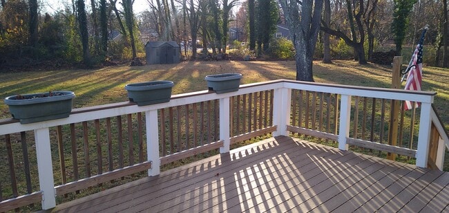 Building Photo - 211 Ash Ln