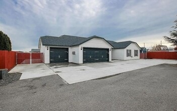 Building Photo - 1843 W 25th Ct