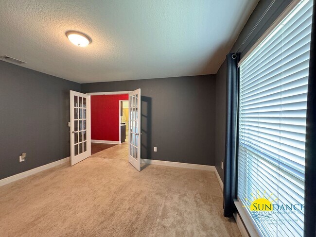 Building Photo - Beautifully Maintained 3-Bedroom Home in P...