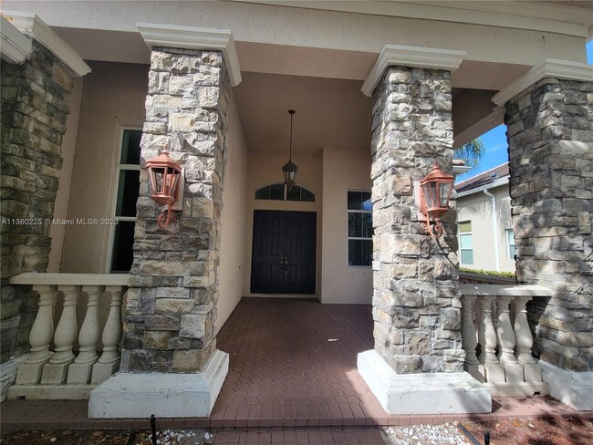 Building Photo - 8493 Butler Greenwood Dr