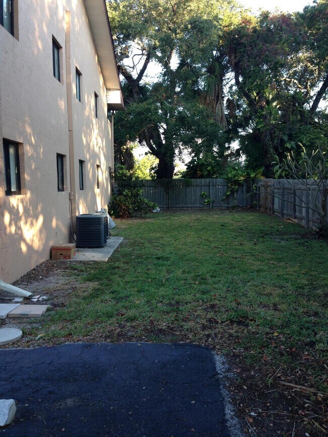 Foto del edificio - 201 Cocoa Isles Blvd