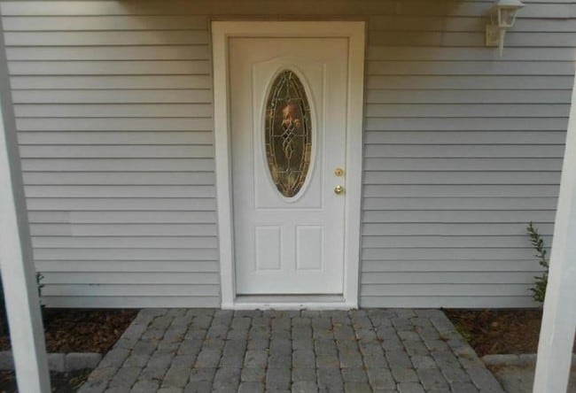 Building Photo - 15 Joyce Ave