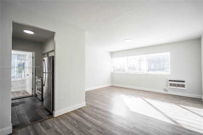 Foto del edificio - 6871 Abbott Ave