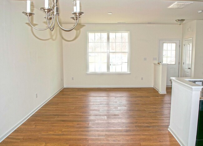 Foto del edificio - Start spring out right!