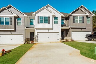 Building Photo - 108 The Heights Dr