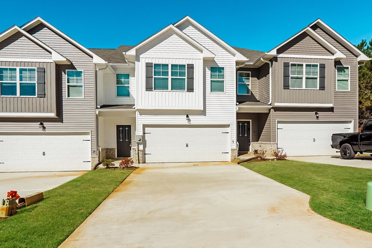 Foto principal - 108 The Heights Dr