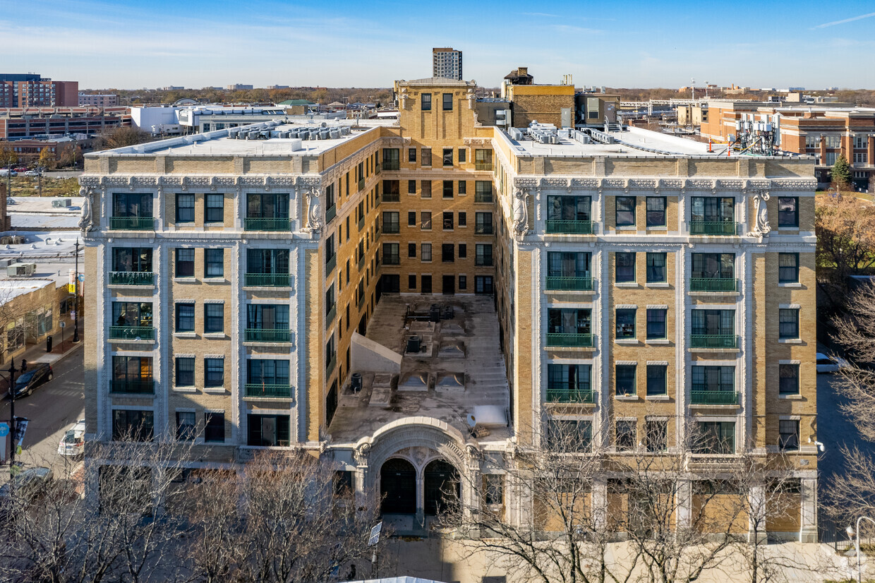 Foto del edificio - Broadmoor Apartments