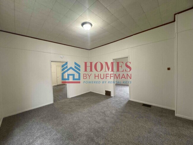 Building Photo - Three Bedroom House | Now Available