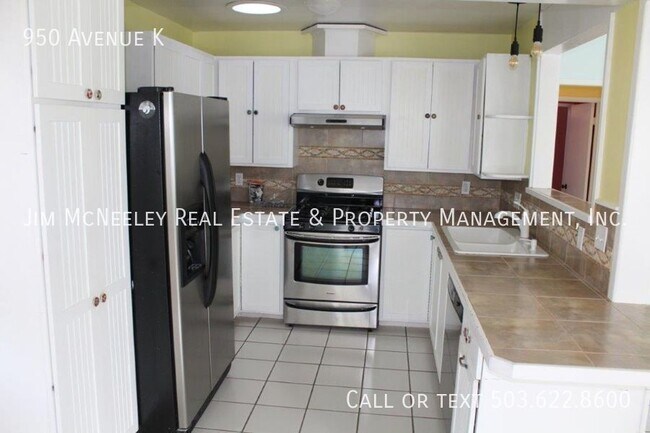 Foto del edificio - Pets possible! Charming 3 Bed/ 2 Bath Coas...